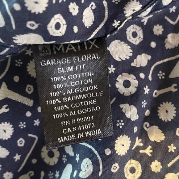 Matix Garage Men's Blue Button-up Short Sleeve Shirt Skulls Tools Size Large - Picture 9 of 10